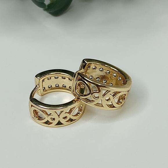 Elegant Gold and Silver Hoop Earrings - Picture 8 of 12